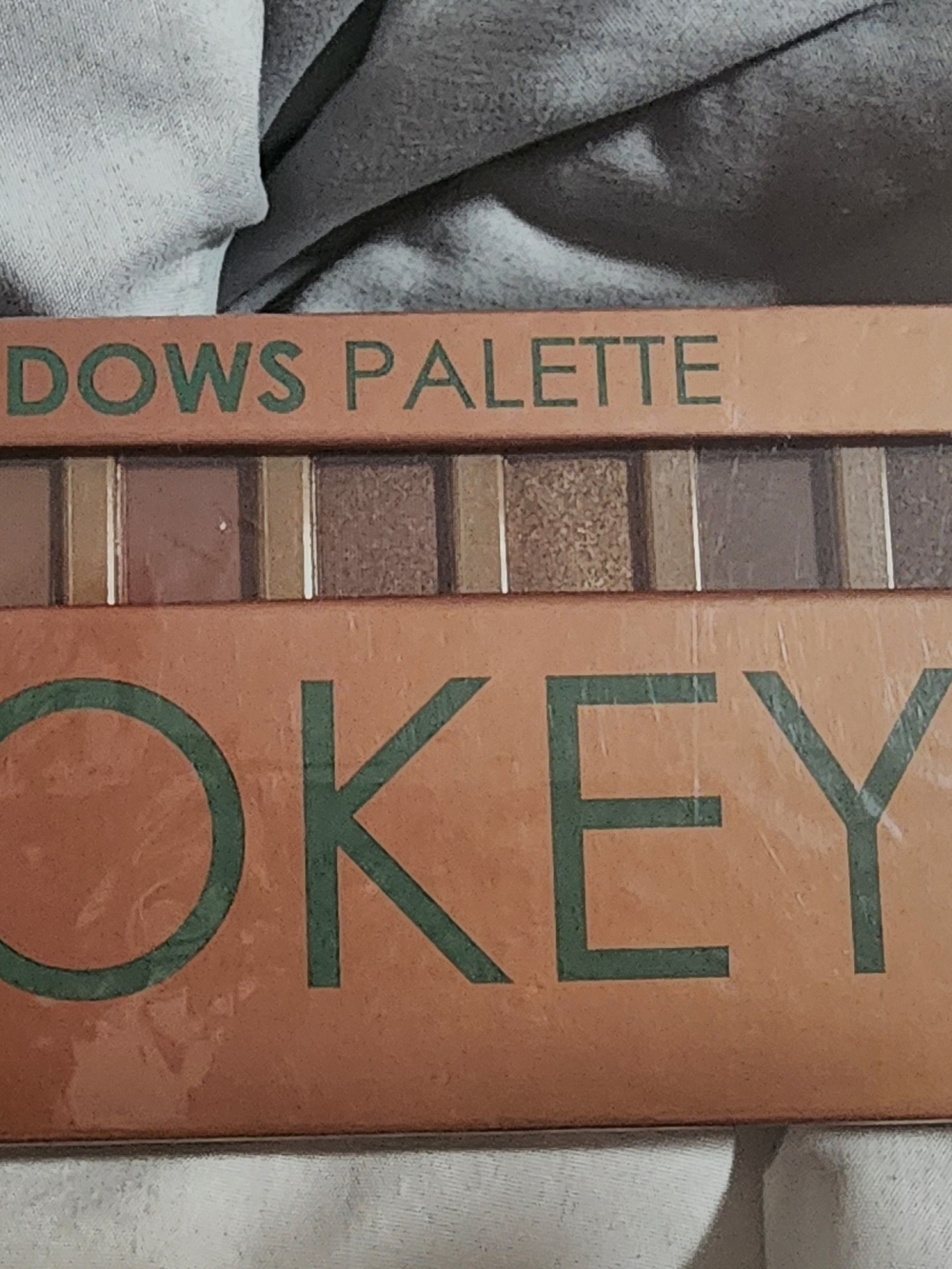 Italia Deluxe Silky Eyeshadow Palette